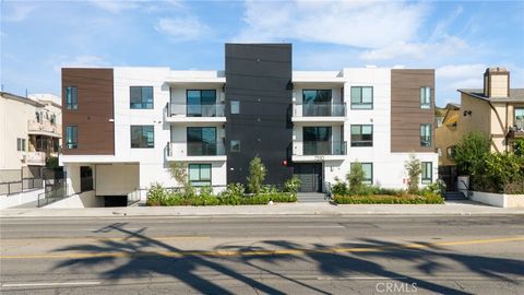 Photo of 7510 Sepulveda Boulevard #101, Van Nuys, CA 91405 (MLS # SR25250699) Photo of 7510 Sepulveda Boulevard #101, Van Nuys, CA 91405 (MLS # SR25250699)