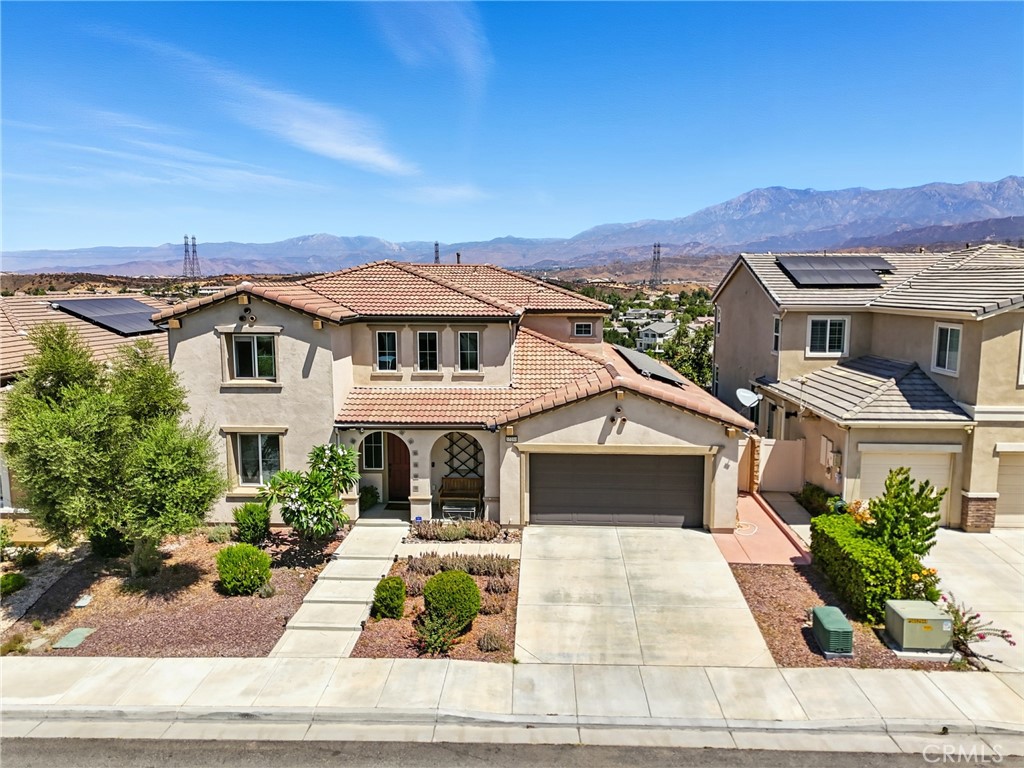 Nestled within the exclusive Fairway Canyon community, this meticulously maintained 4-bedroom, 3-bath two-story home offers approximately 2,888 sq. ft. of luxurious living space. Enjoy panoramic golf course views from the comfort of your backyard.
The open-concept design features a chef-inspired kitchen with stainless steel appliances, granite countertops, and a spacious center island. The primary suite serves as a private retreat with a spa-like bathroom and walk-in closet. This home is rich with upgrades, including a solar power system, water softener, recessed lighting, and a meticulously maintained interior and exterior.
Additional highlights include a solar power system, water softener, recessed lighting, and a 3-car garage. Step outside to a covered patio and landscaped backyard, perfect for outdoor entertaining.
Residents enjoy exclusive access to the 10,000 sq. ft. Canyon Club, which boasts resort-style amenities including a Junior Olympic lap pool, children's splash pad, state-of-the-art fitness center, member lounge, and dining rooms .
This home offers a unique blend of luxury, comfort, and community, making it the perfect place to call home.