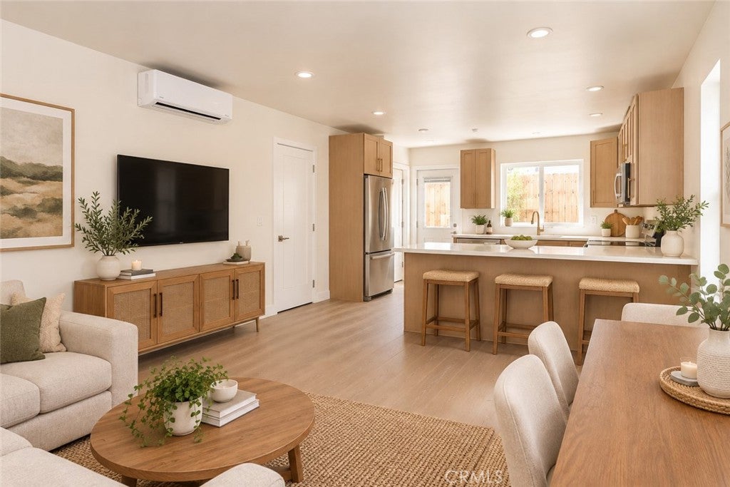 7595 Santa Ysabel