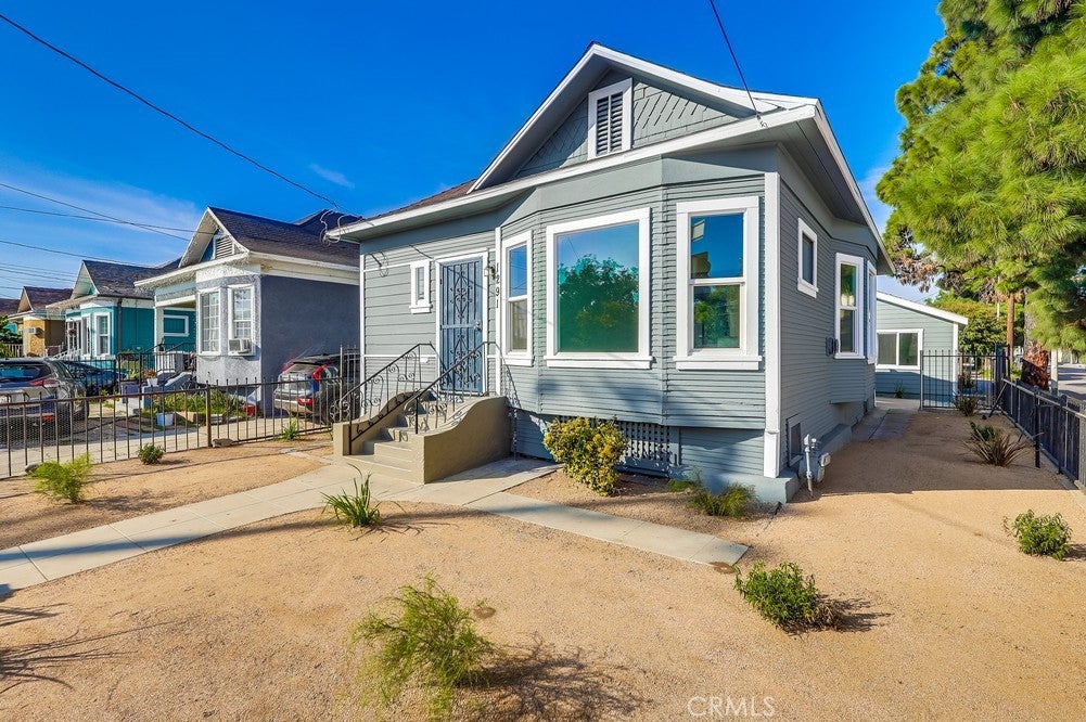 1291 E 40th