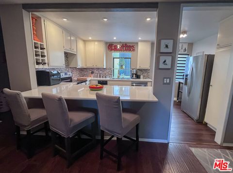 Tiny photo for 4600 Via Dolce #304, Marina Del Rey, CA 90292 (MLS # 25630485)