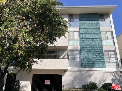 Photo of 244 S La Fayette Park Place #205, Los Angeles, CA 90057 (MLS # 26784631)