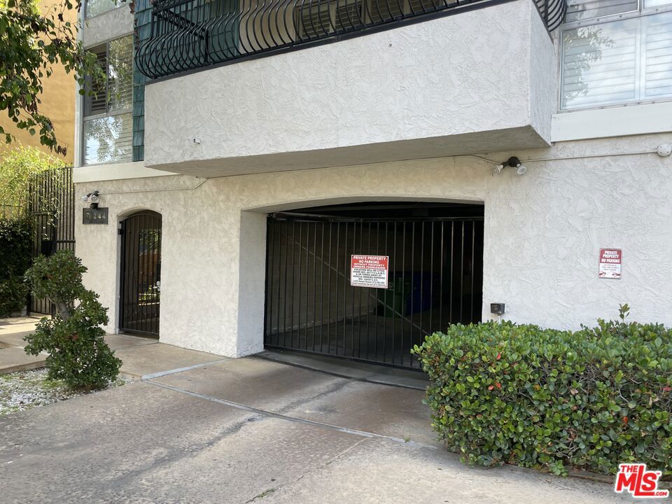 244 S La Fayette Park Place 205