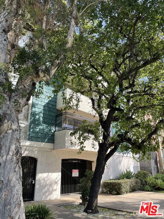 244 S La Fayette Park Place 205