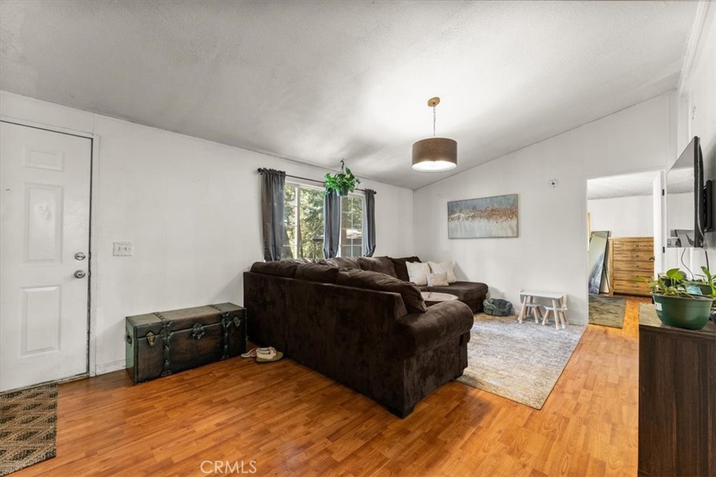 14273 Sinclair Circle