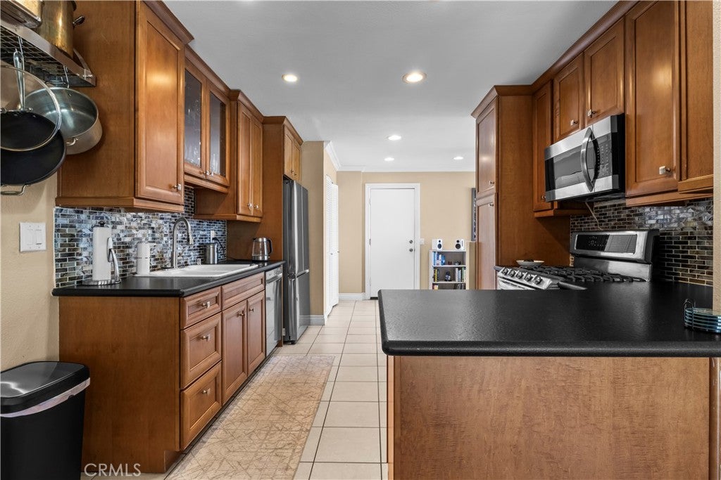 80 Almador, Irvine CA 92614 - Photo 18