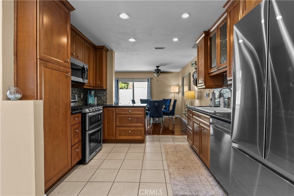 80 Almador, Irvine CA 92614 - Photo 19