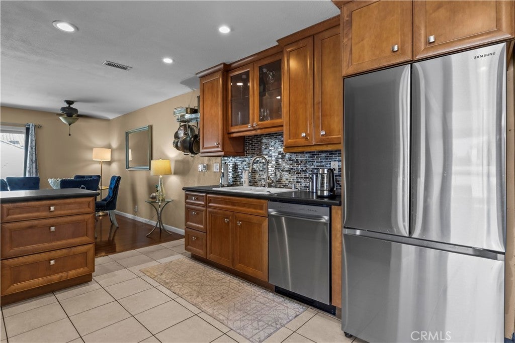 80 Almador, Irvine CA 92614 - Photo 21