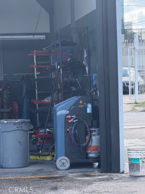 5636 W Adams Boulevard