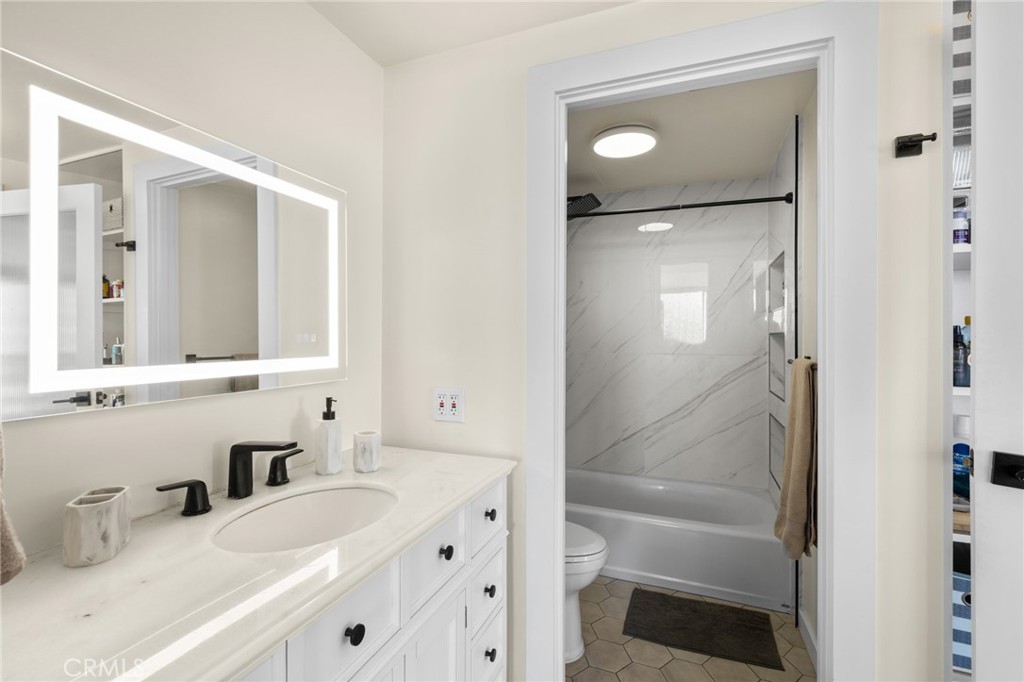 Alamitos Beach (AB) - Residential Lease