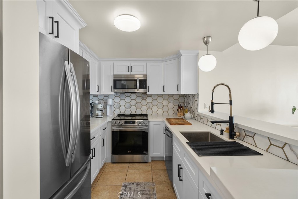 Alamitos Beach (AB) - Residential Lease