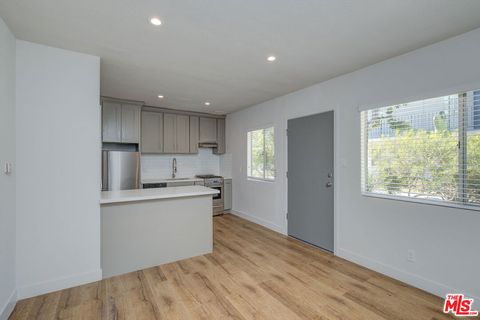 Photo of 4136 Grand View Boulevard #9, Los Angeles, CA 90066 (MLS # 26672955)