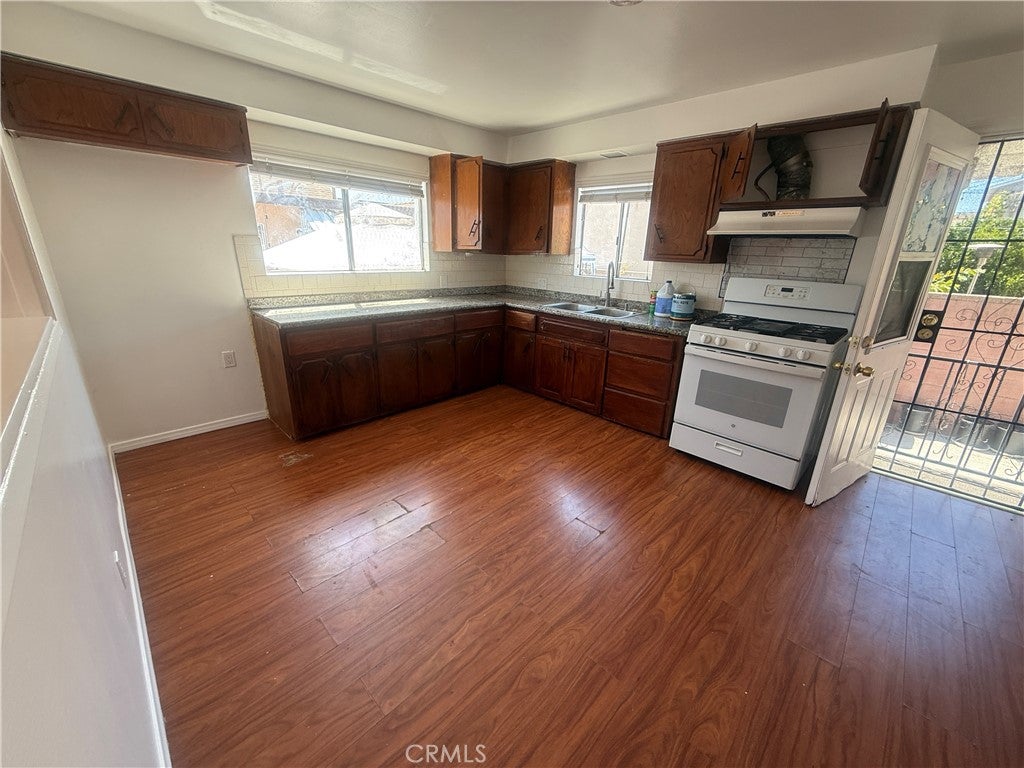732 W 12th