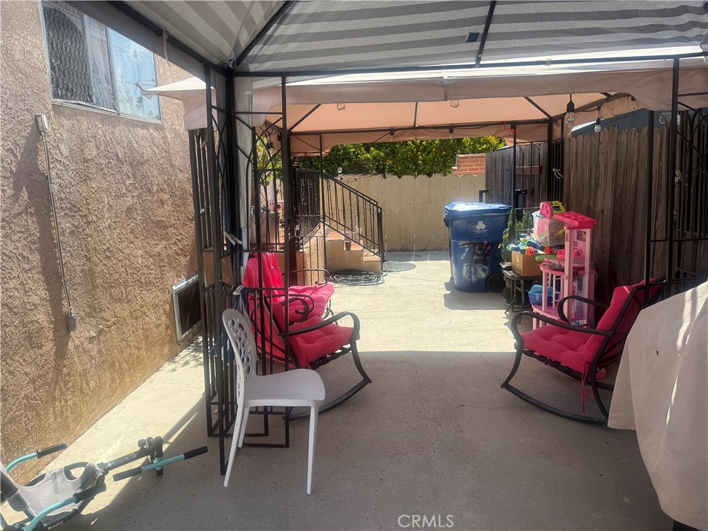 732 W 12th