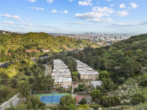 Photo of 6752 Hillpark Drive #202, Los Angeles, CA 90068 (MLS # SR26037773)