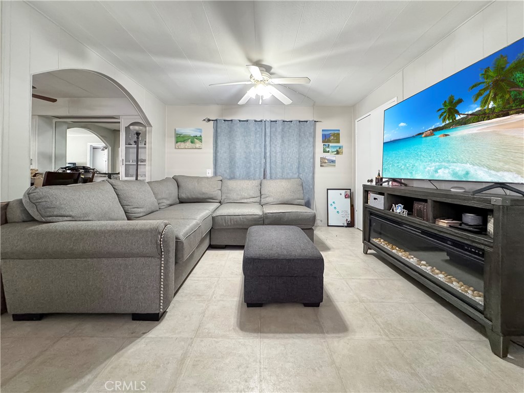 201 W Collins Avenue 24