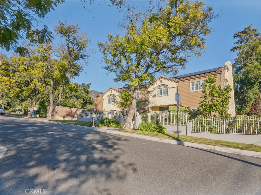99 W Grandview Avenue