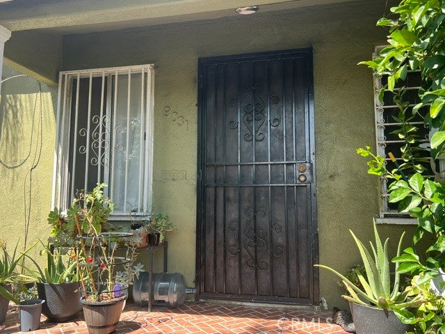 1202 W 90th