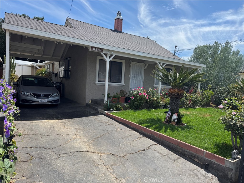 Located in a much sought after area of Sunland. Don't miss your opportunity to save and get a new project. This 3 bedroom, 3 bath fixer is ready for you with a brand new roof, new paint inside out and just completed termite work (fumigation). This home has so much potential. You'll need to see for yourself. But hurry cause this will go fast!