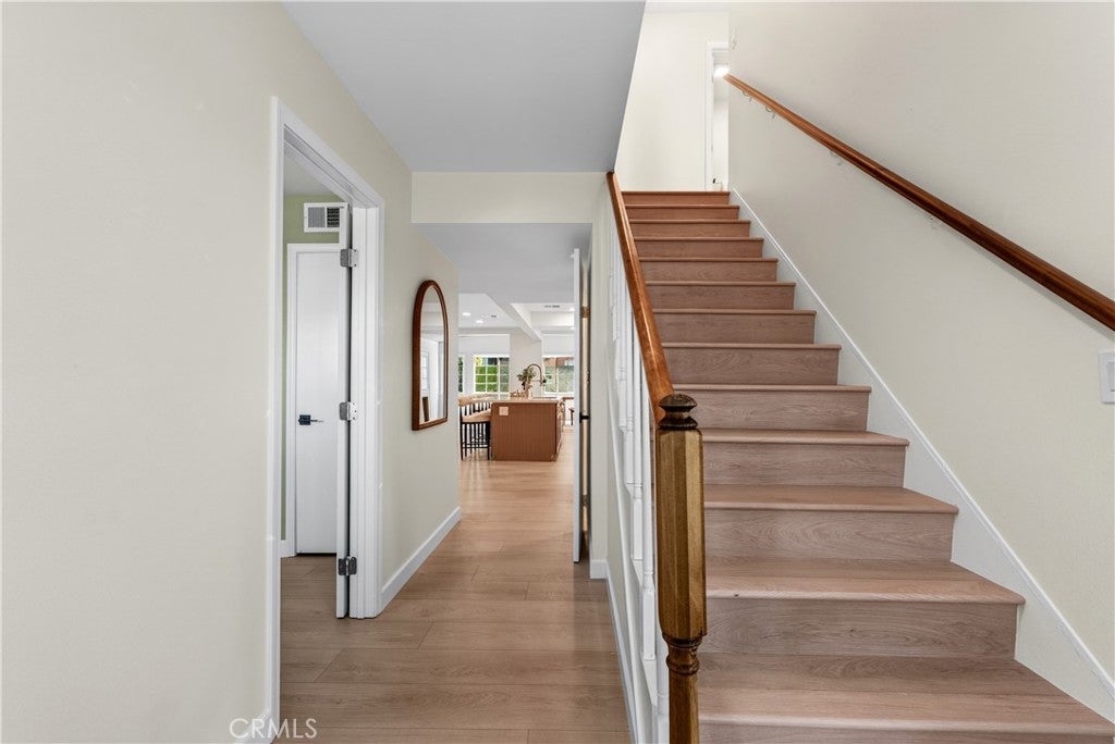 1524 E Briardale