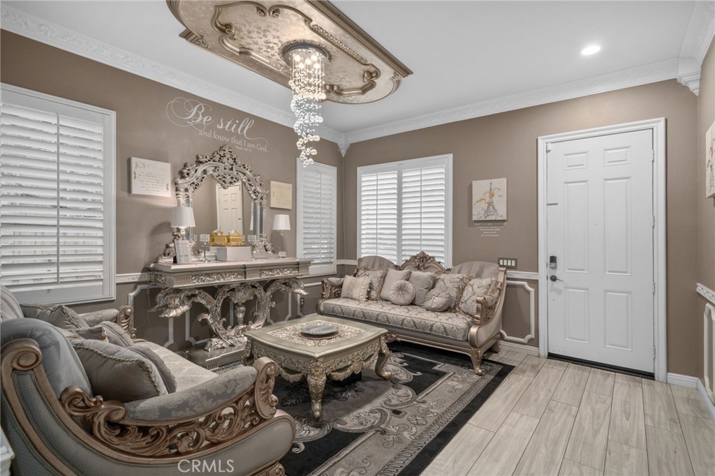 3229 E Drycreek Road