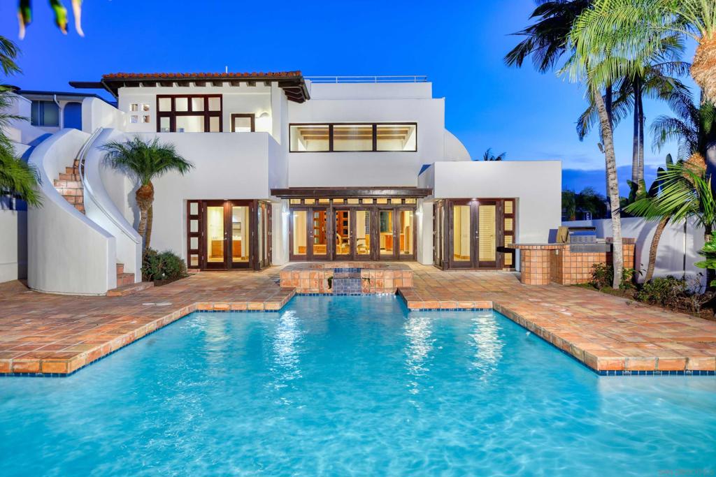 2320 Camino del Collado