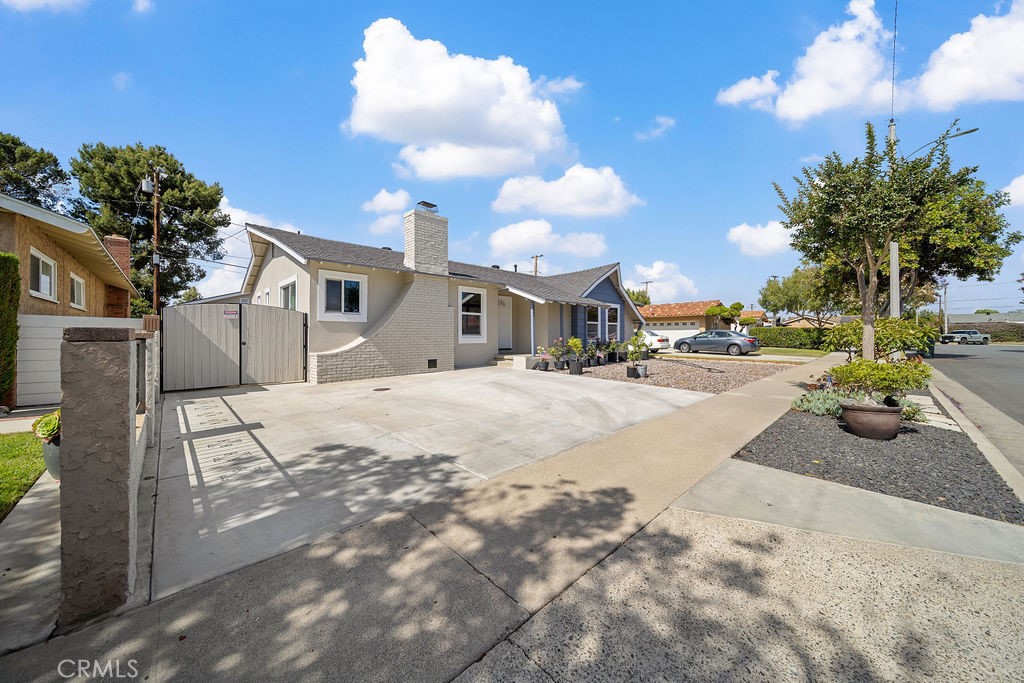 7083 Santa Rita