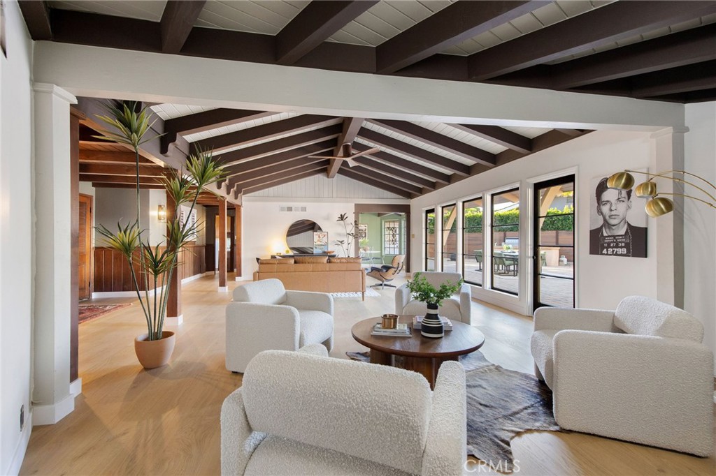 1430 La Perla Ave