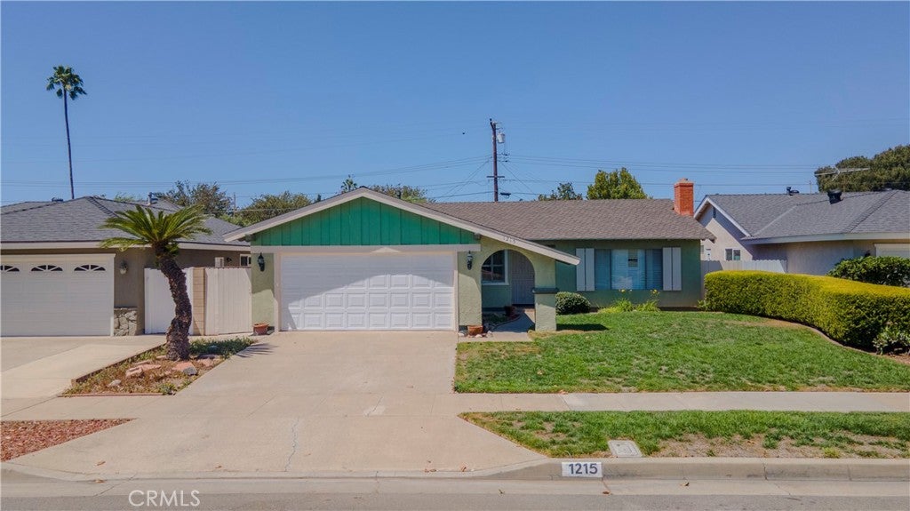 1215 E Mardell