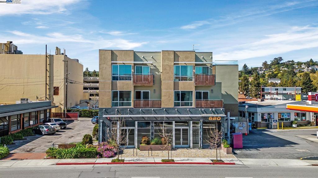 Gorgeous new construction. Great location near Downtown San Carlos and Cal Train Station. 3 spacious bedrooms, 2 baths, 1300+ square feet, with one designated parking space in parking garage. Deluxe kitchen with quartz counters, white cabinets, stainless steel, gas range/oven, hood, refrigerator, dishwasher, & sink, recessed lighting, breakfast bar with pendent lighting & wood floors. Living and dining room combo. Large primary suite with dual closets & large picture window. Primary bath features dual vanity sink with quartz top,stall shower, & LVT flooring. In closet laundry with stainless steel side by side washer/dryer. Central Heat & Air Conditioning, tankless water heater, dual pane windows, wood flooring, recessed lighting, deck area, elevator, atrium area. Open Sun: 1-4pm