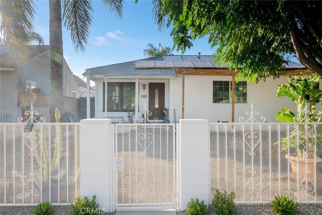 12821 Osborne
