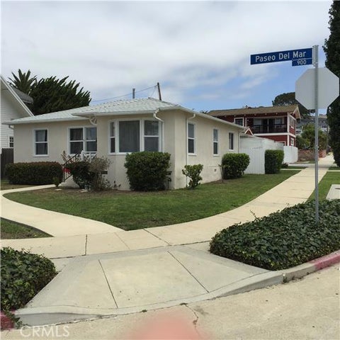Photo of 962 W Paseo Del Mar, San Pedro, CA 90731 (MLS # PV26193302)