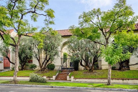 Photo of 300 N Isabel Street #10, Glendale, CA 91206 (MLS # GD26039296)