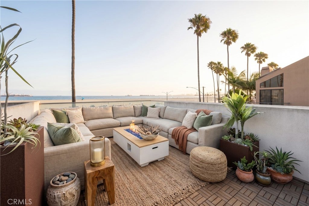 5277 E Ocean