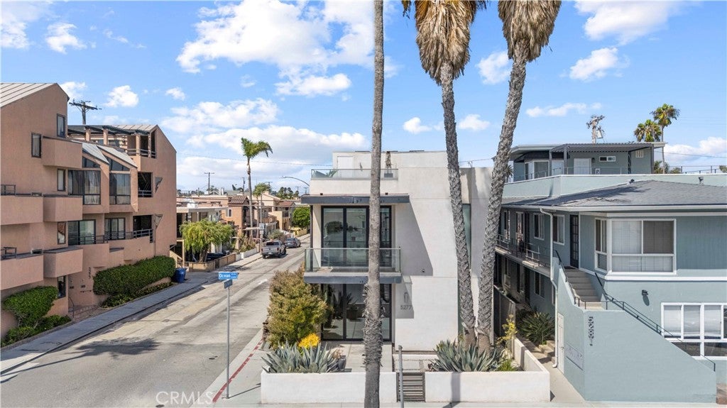 5277 E Ocean