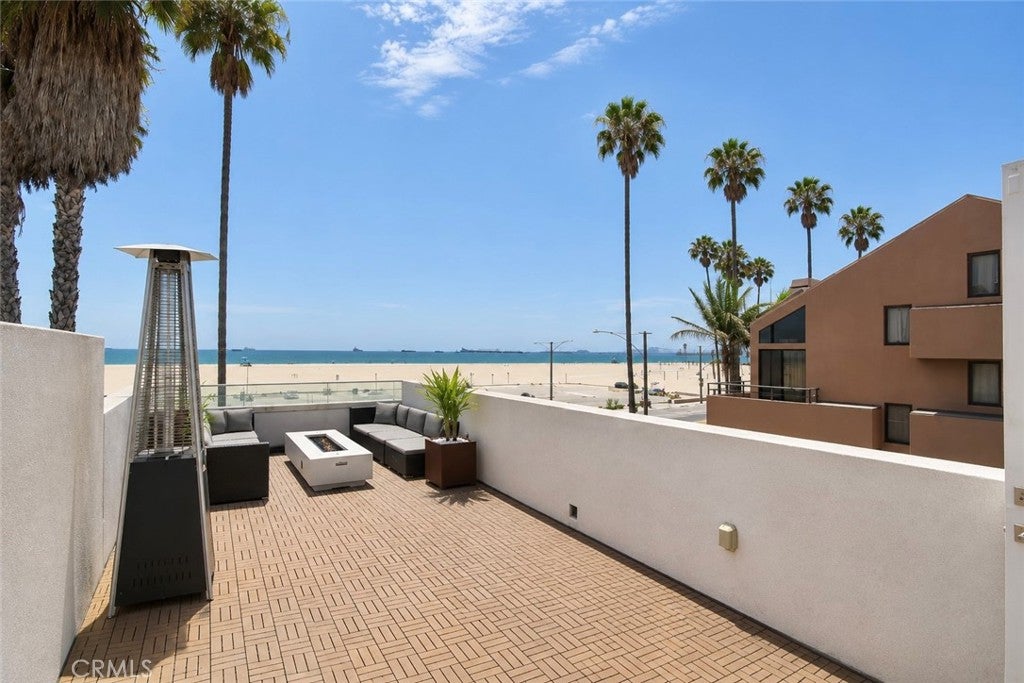 5277 E Ocean