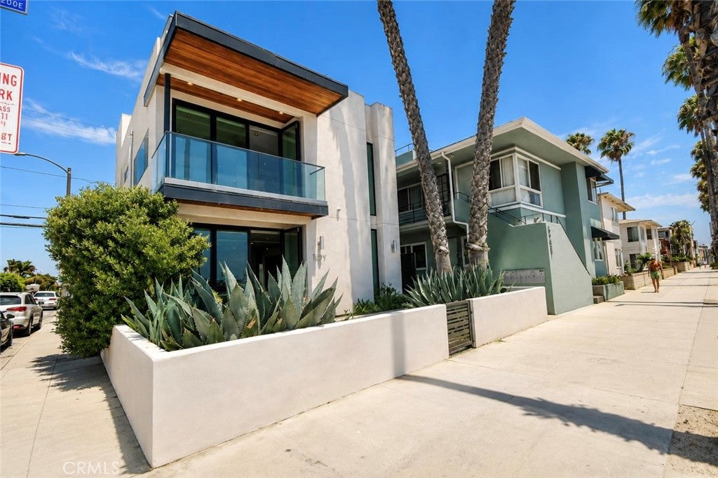 5277 E Ocean
