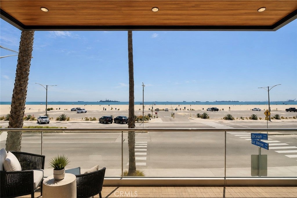 5277 E Ocean