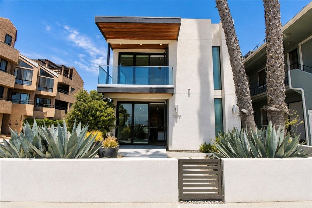 5277 E Ocean