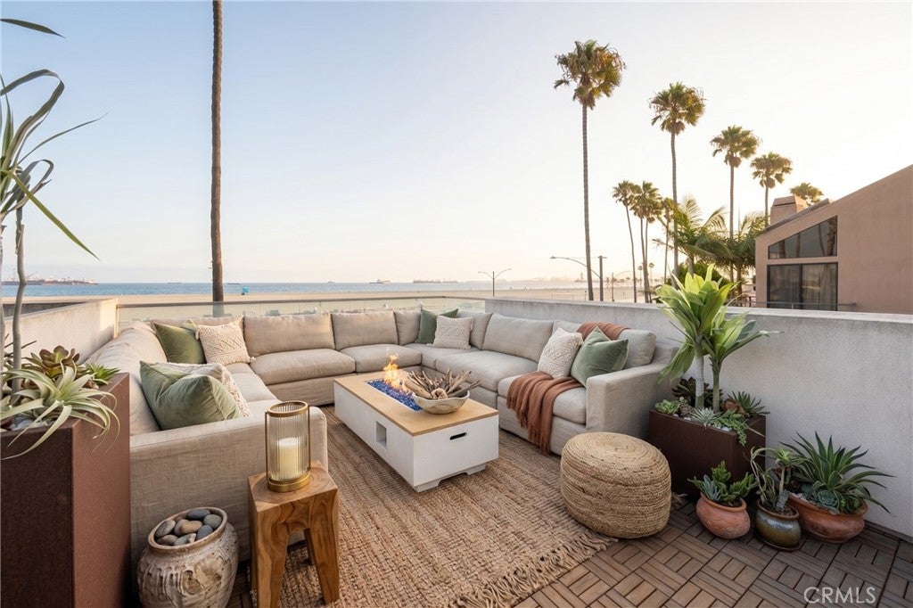 5277 E Ocean