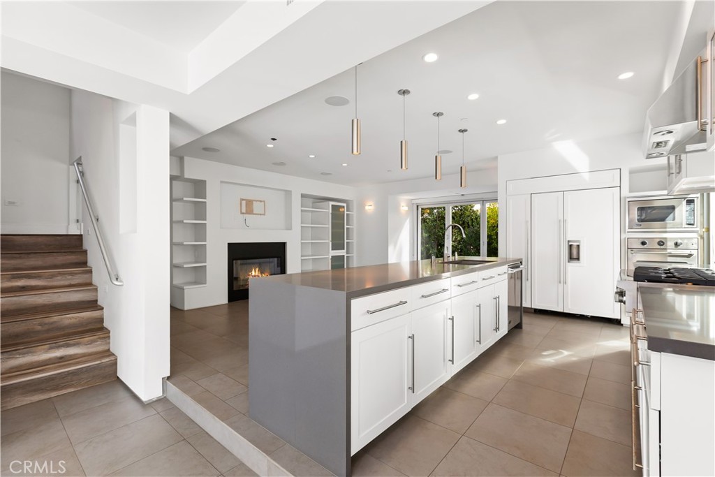 Corona del Mar South of PCH (CDMS) - Residential