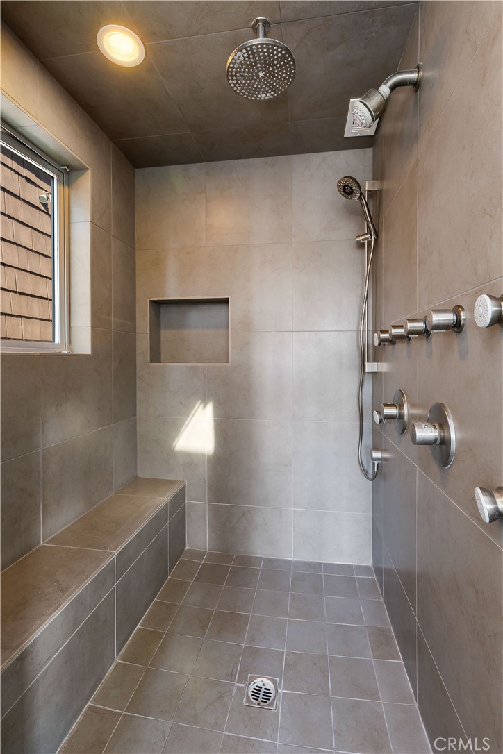 Corona del Mar South of PCH (CDMS) - Residential