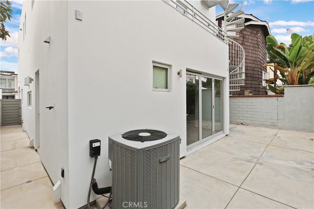 Corona del Mar South of PCH (CDMS) - Residential