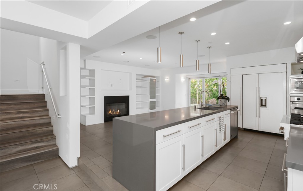 Corona del Mar South of PCH (CDMS) - Residential