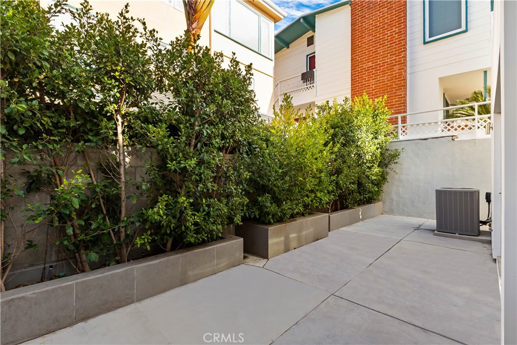 Corona del Mar South of PCH (CDMS) - Residential
