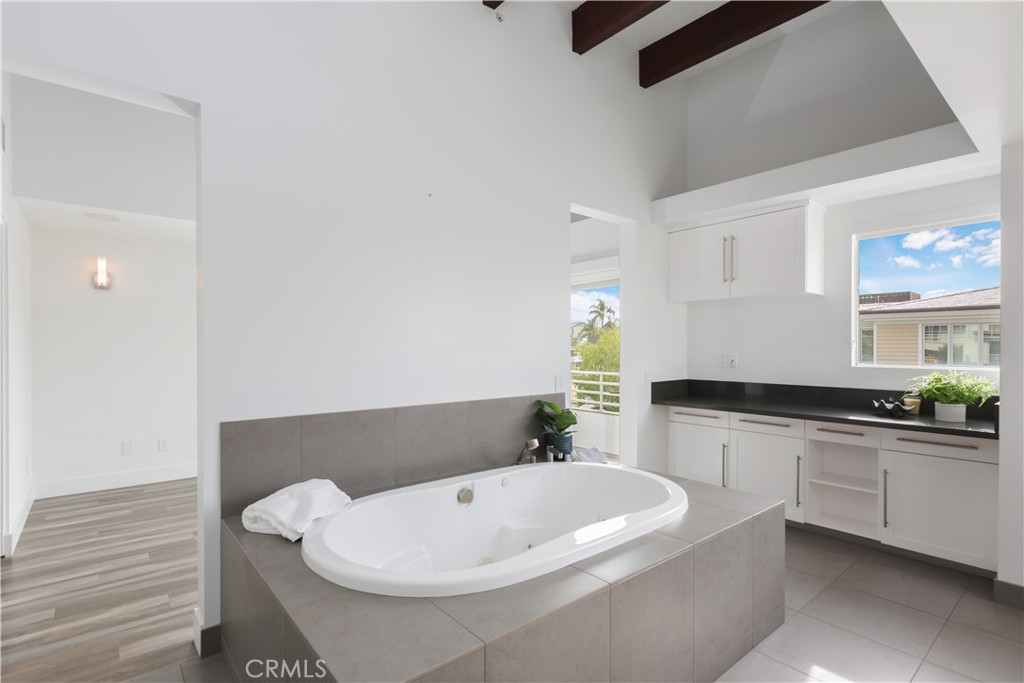 Corona del Mar South of PCH (CDMS) - Residential