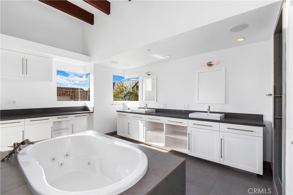 Corona del Mar South of PCH (CDMS) - Residential