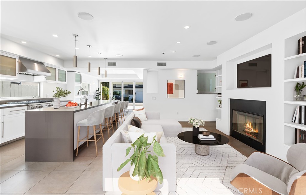 Corona del Mar South of PCH (CDMS) - Residential