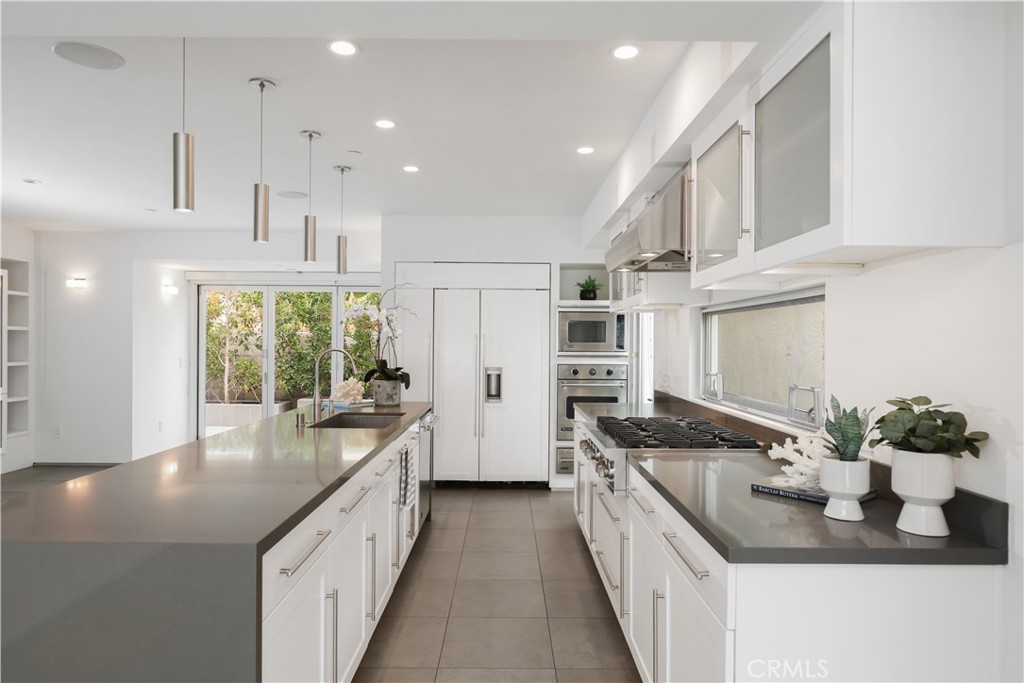 Corona del Mar South of PCH (CDMS) - Residential