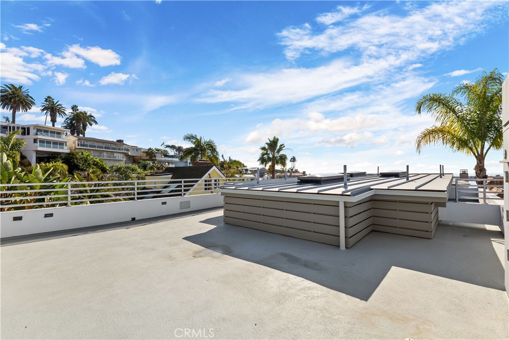 Corona del Mar South of PCH (CDMS) - Residential